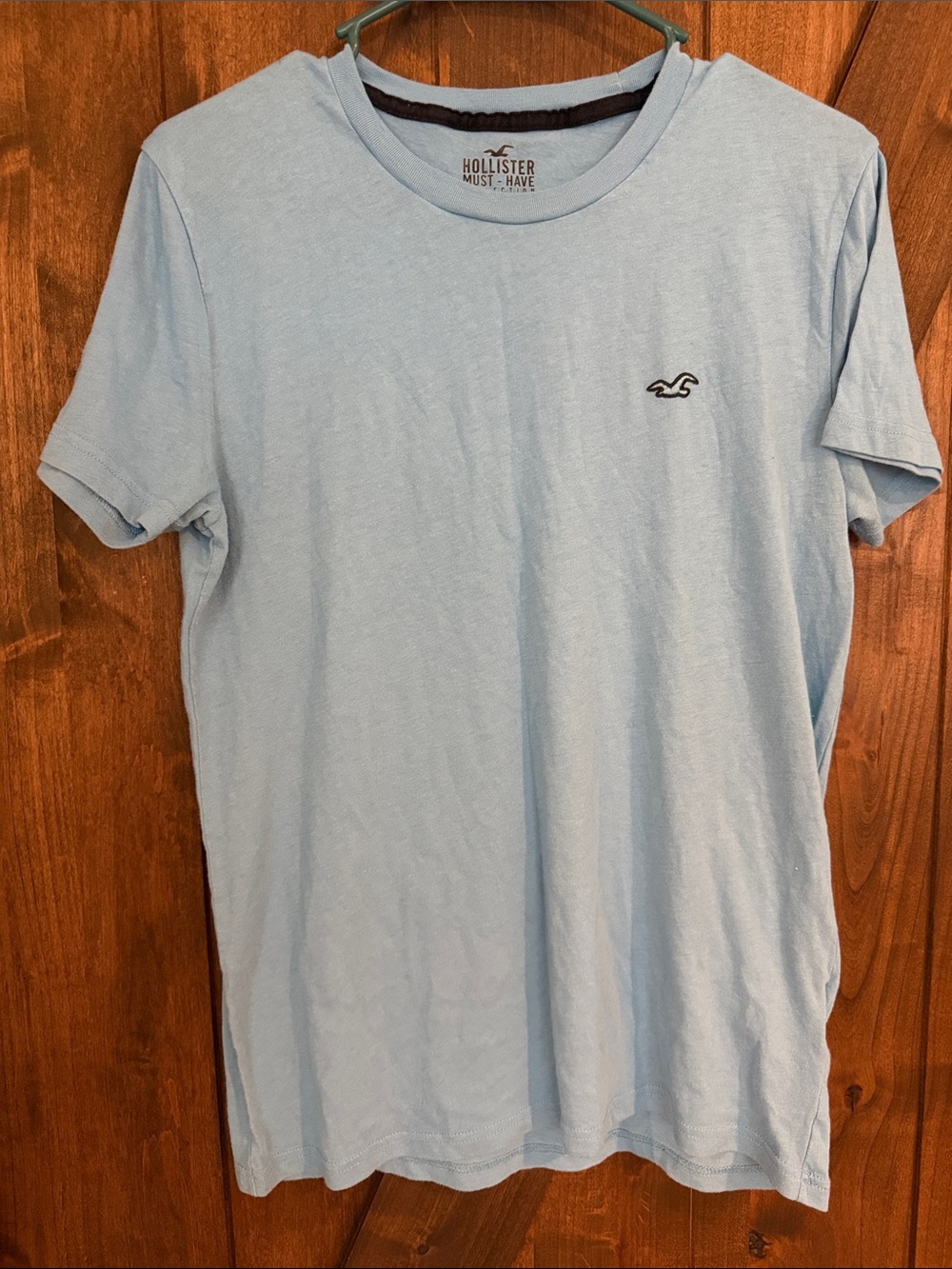 Hollister Men's Blue Crewneck Tee with Embroidered Logo